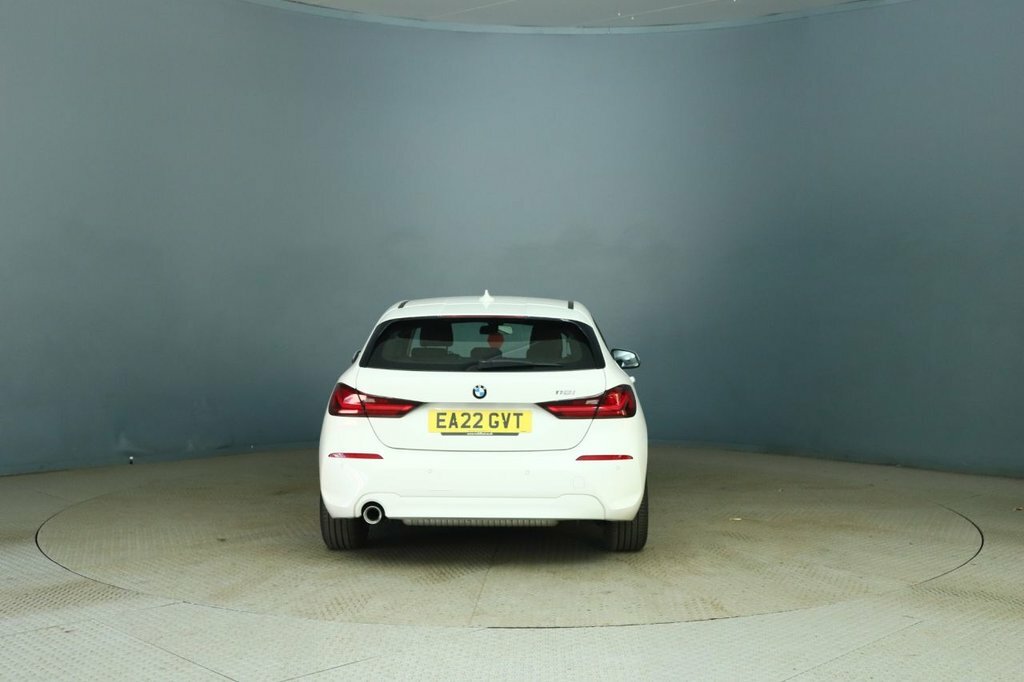 BMW 1 Series 1.5L Se White #4