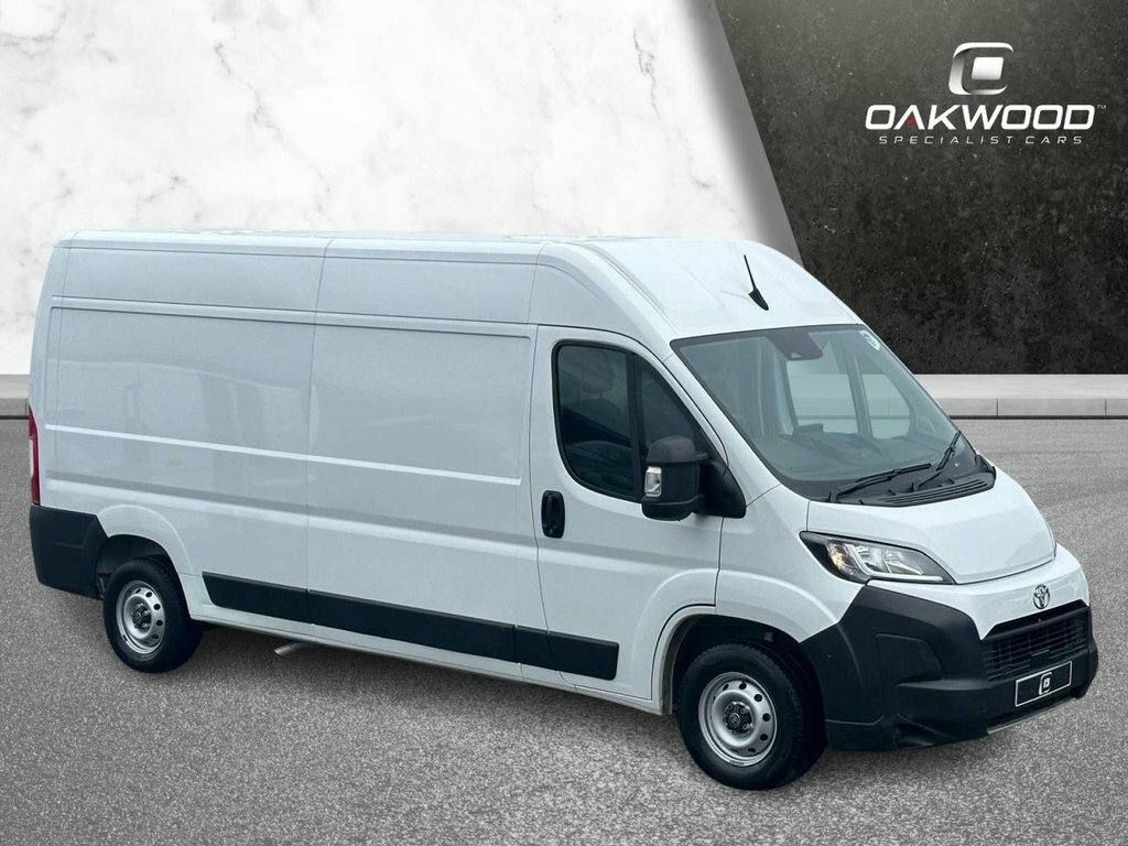 Toyota PROACE 2.2L Icon White