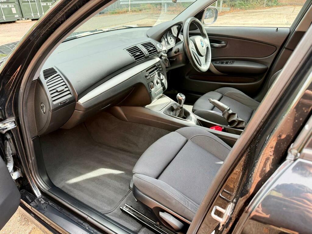 BMW 1 Series Hatchback Black #4