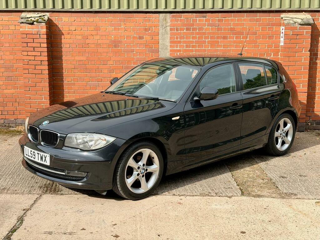 BMW 1 Series Hatchback Black #1