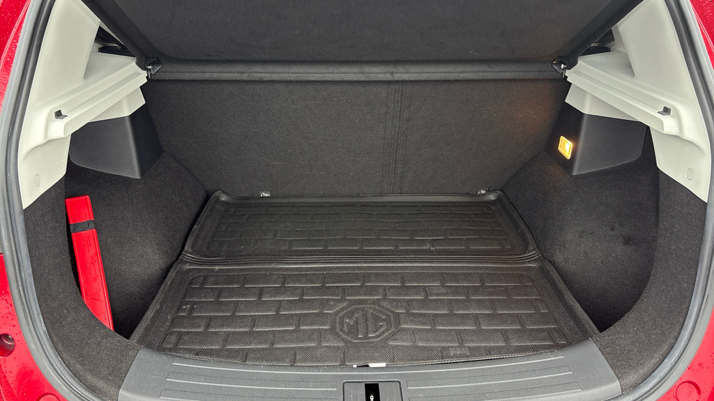 MG ZS Zs Excite White #14