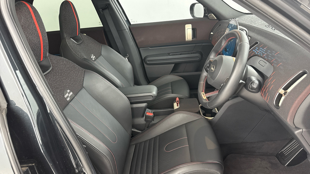 Mini Countryman C White #11