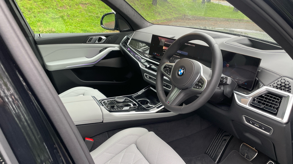 BMW X7 Suv Black #6