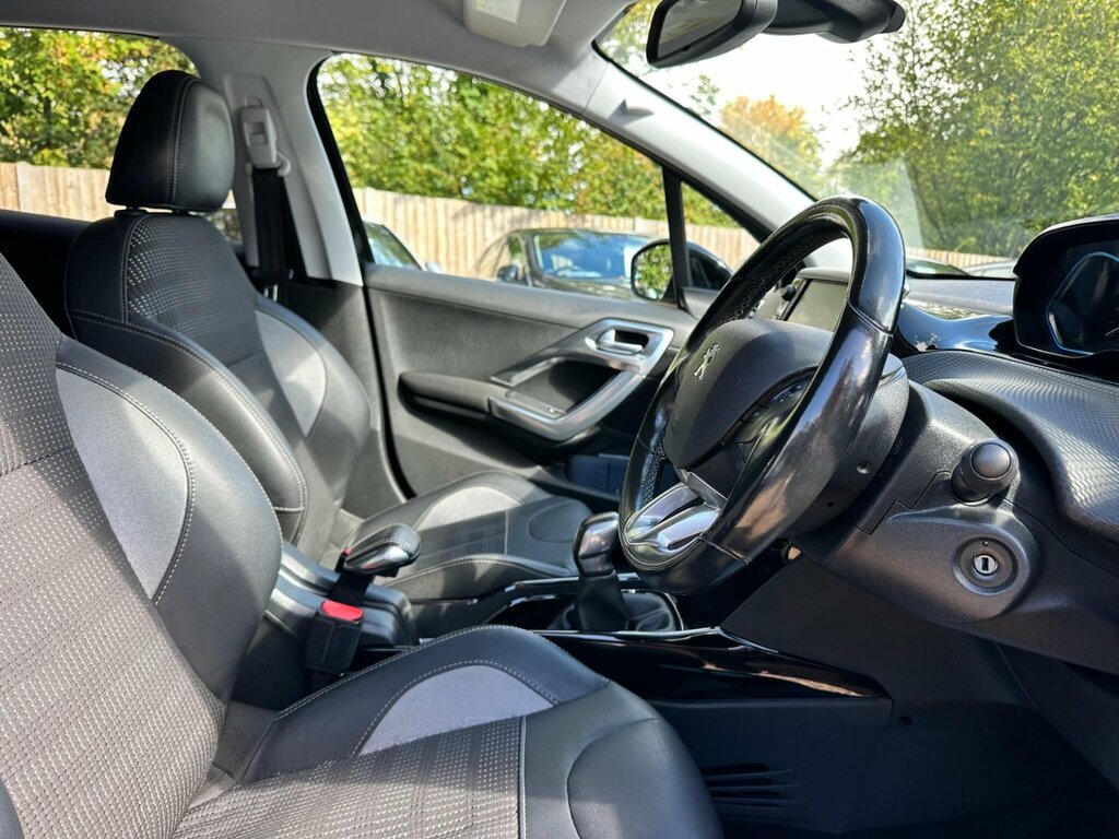 Peugeot 2008 1.2L Active White #10