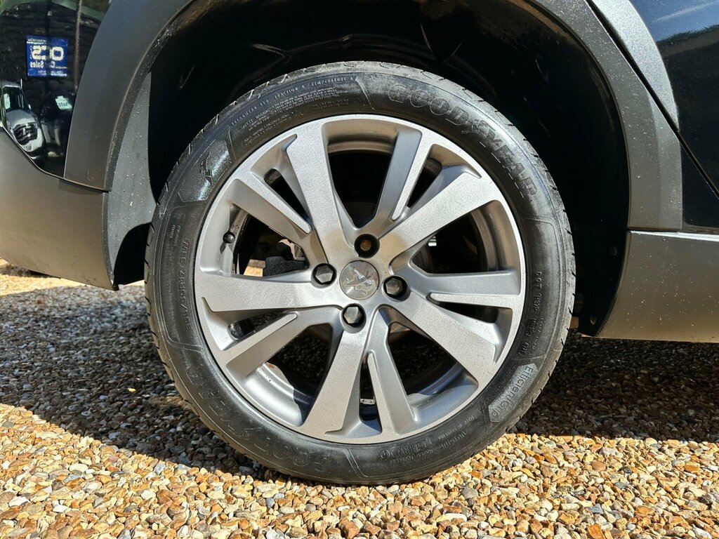 Peugeot 2008 1.2L Active White #20