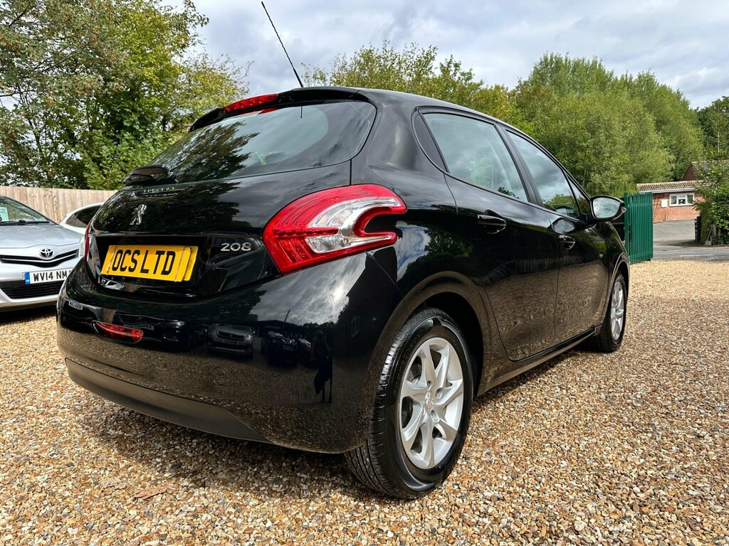 Peugeot 208 1.2 Vti Puretech Active Euro 5 Black #4