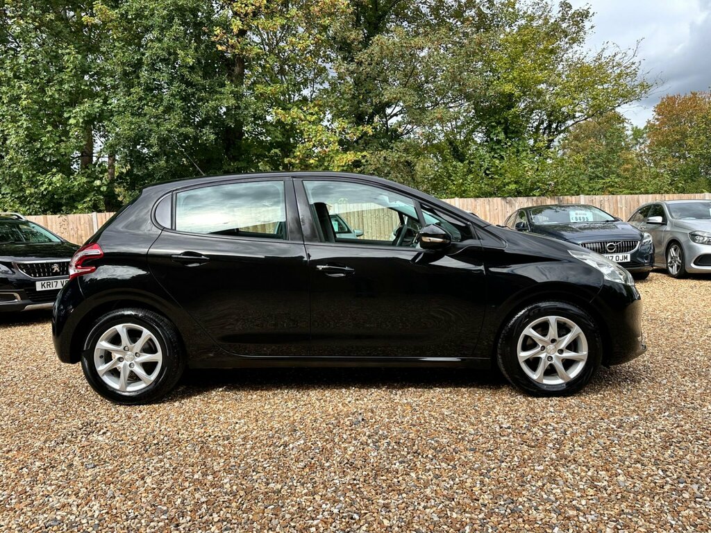 Peugeot 208 1.2 Vti Puretech Active Euro 5 Black #3