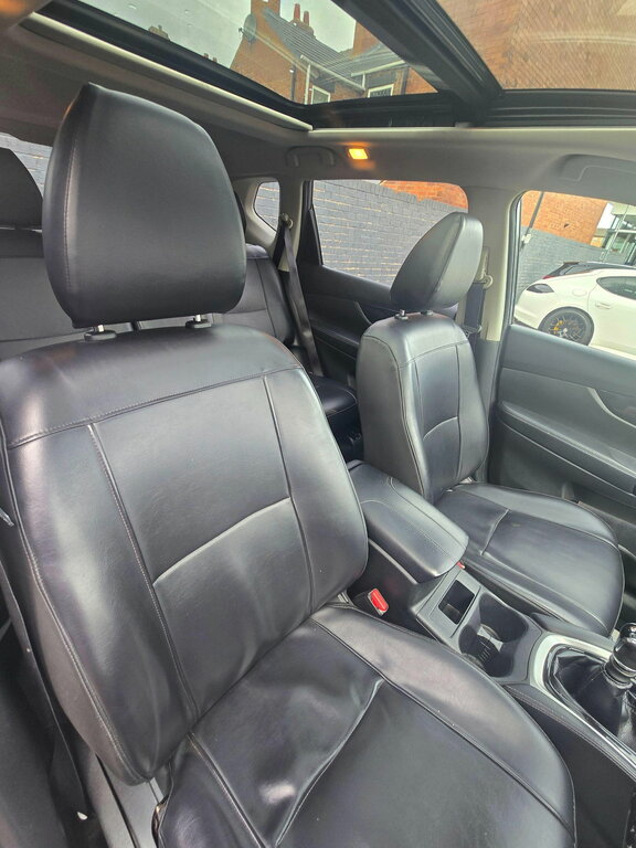 Nissan X-Trail N-tec White #25