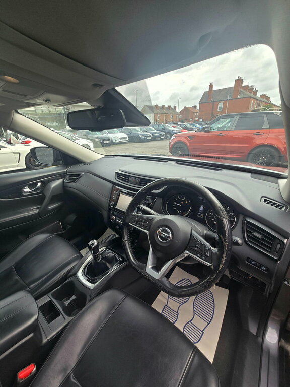 Nissan X-Trail N-tec White #27