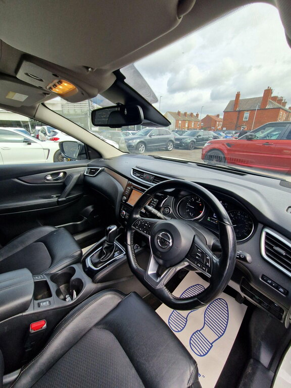 Nissan Qashqai 1.3 Dig-t 140 Tekna Plus White #25
