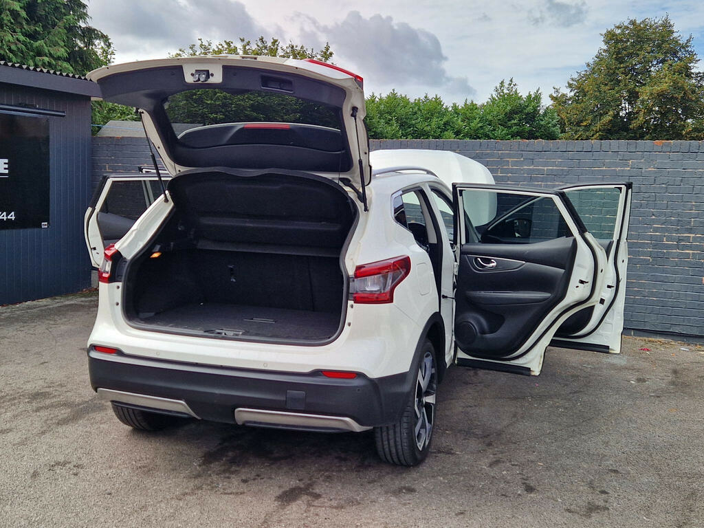Nissan Qashqai 1.3 Dig-t 140 Tekna Plus White #19