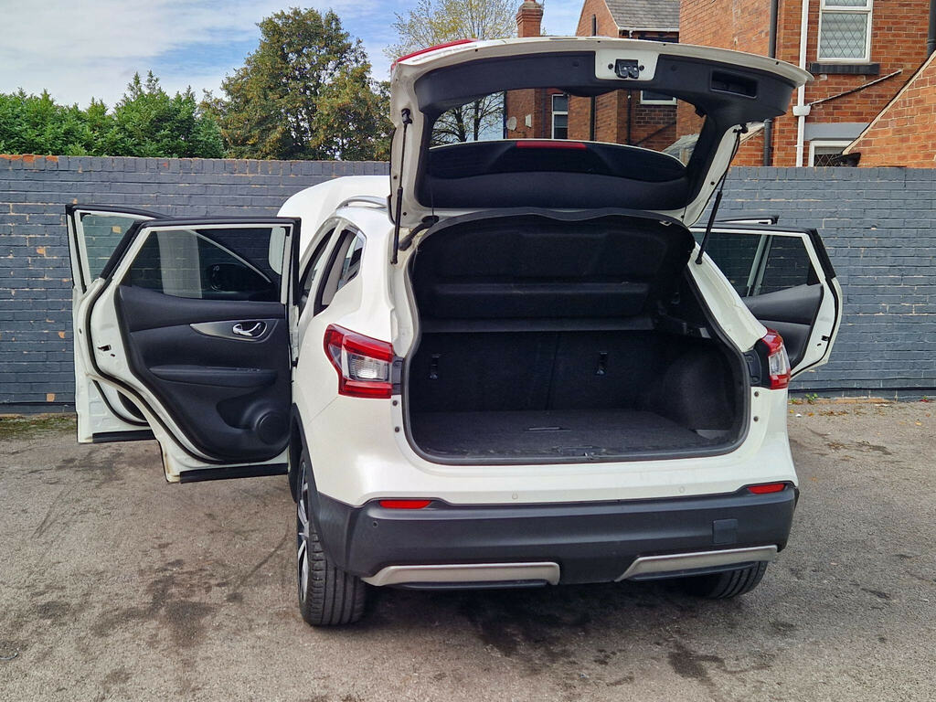 Nissan Qashqai 1.3 Dig-t 140 Tekna Plus White #17