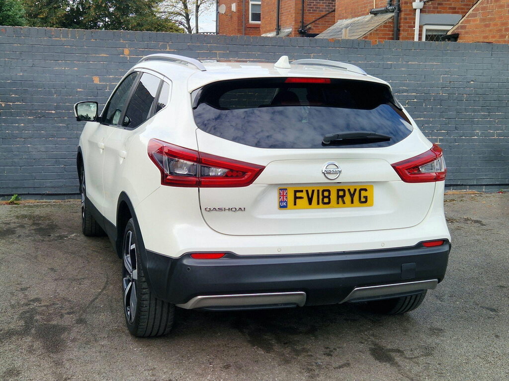 Nissan Qashqai 1.3 Dig-t 140 Tekna Plus White #7