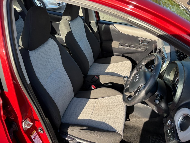 Toyota Yaris Automatic White #10