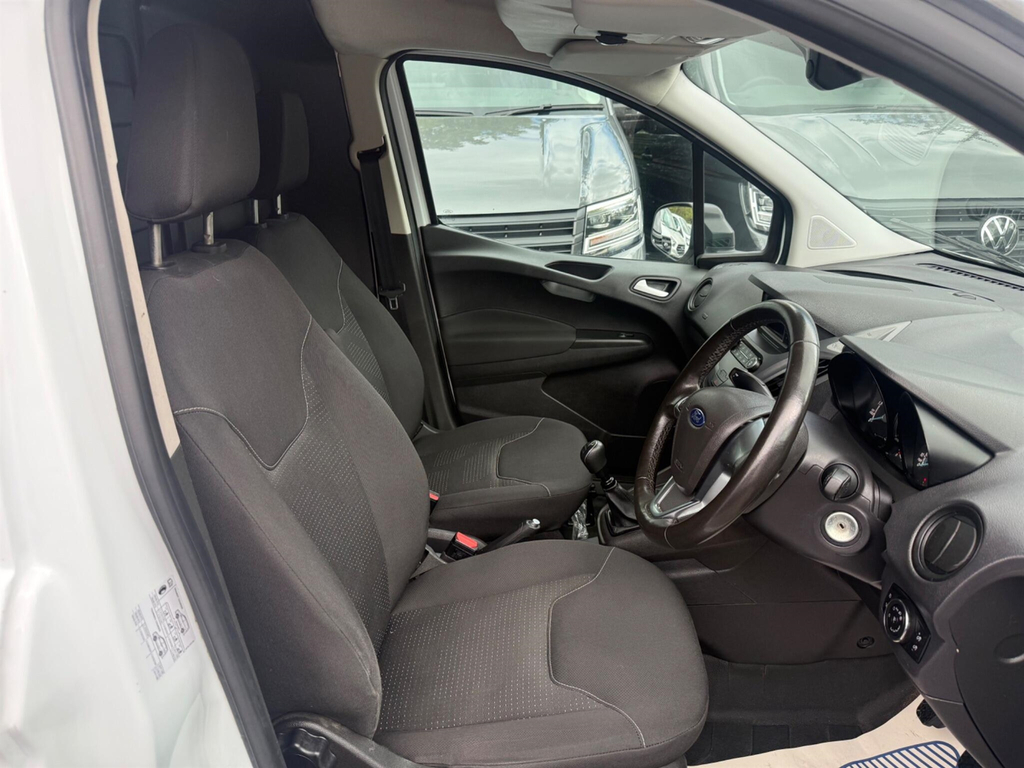 Ford Transit Courier Mpv White #5