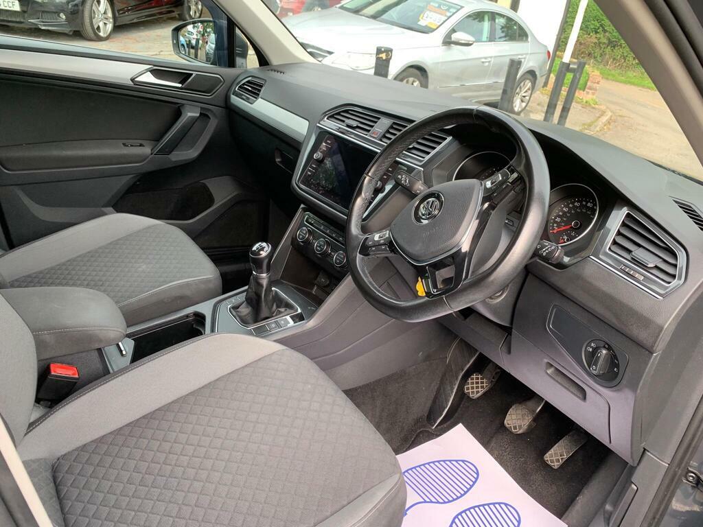 Volkswagen Tiguan Se Navigation Silver #12