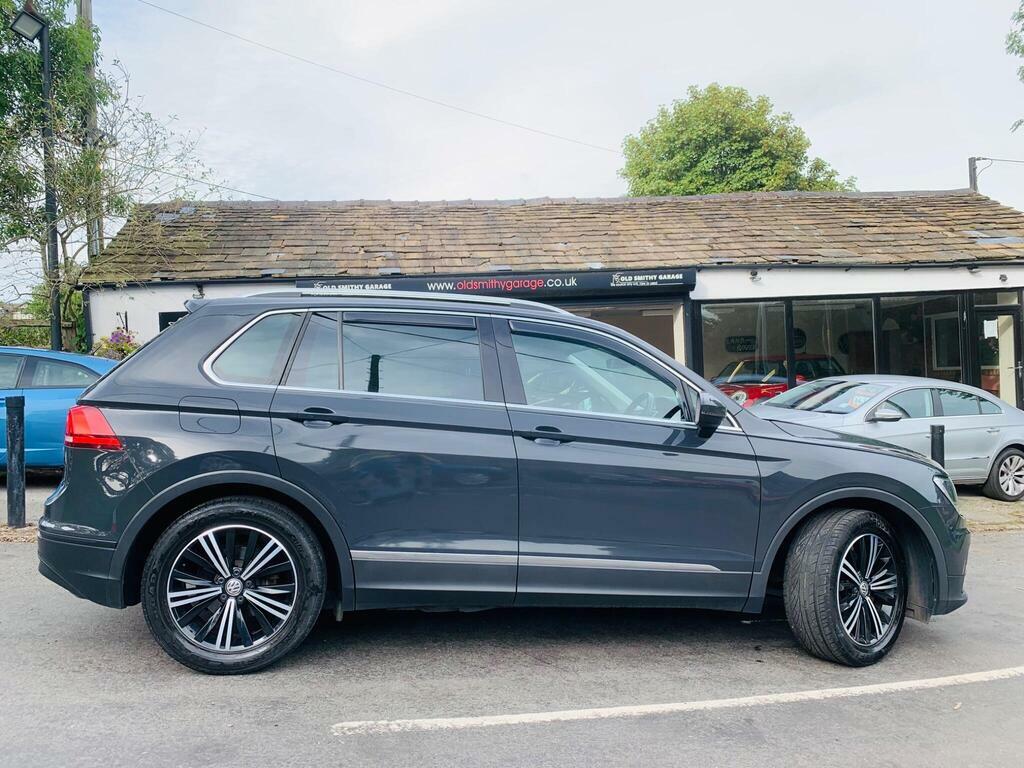 Volkswagen Tiguan Se Navigation Silver #5