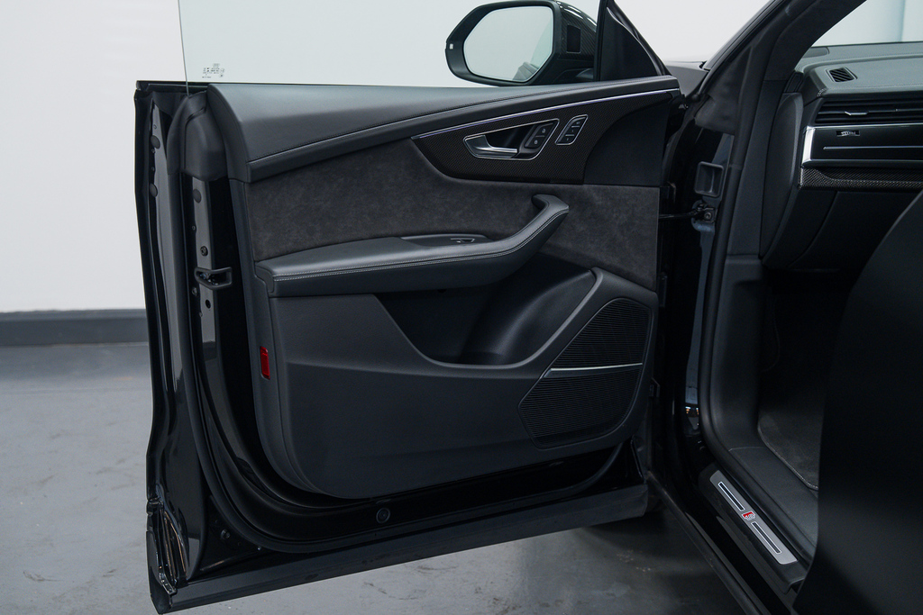 Audi SQ8 Petrol Black #48