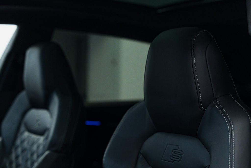 Audi SQ8 Petrol Black #54