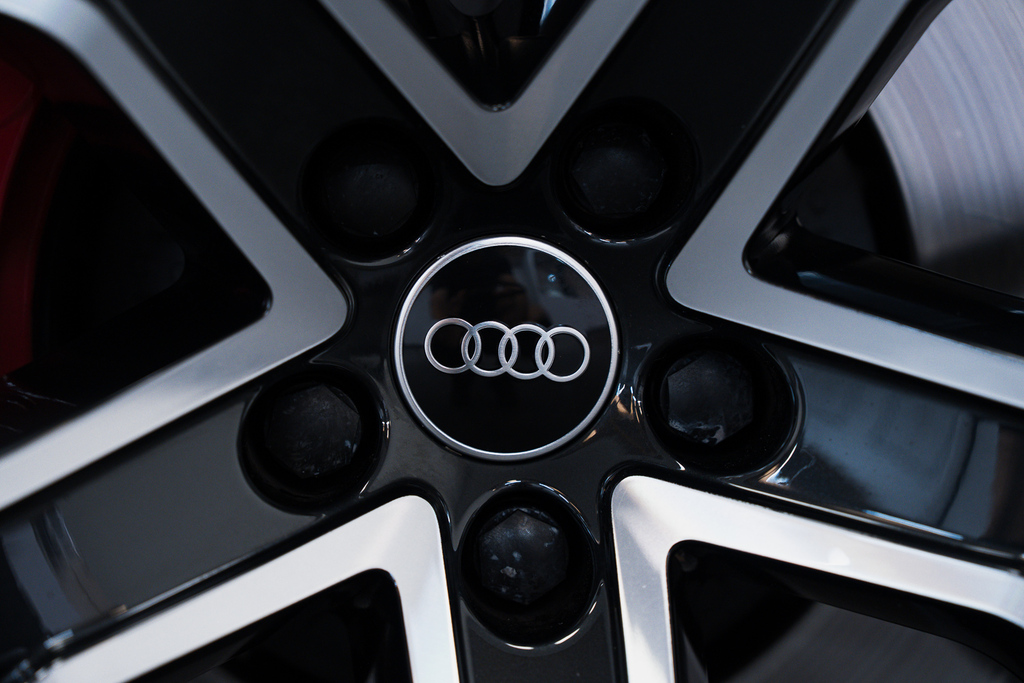 Audi SQ8 Petrol Black #35