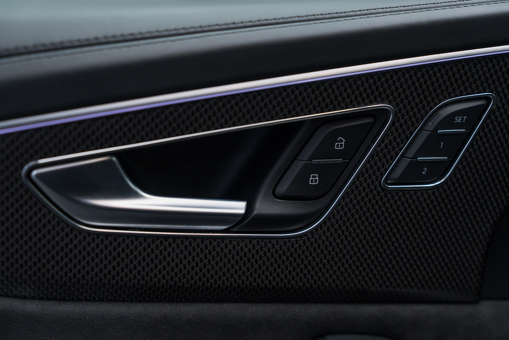 Audi SQ8 Petrol Black #47