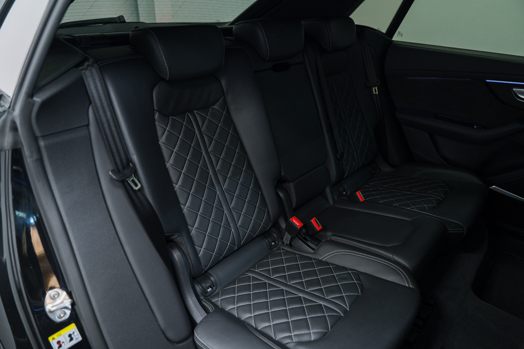 Audi SQ8 Petrol Black #60
