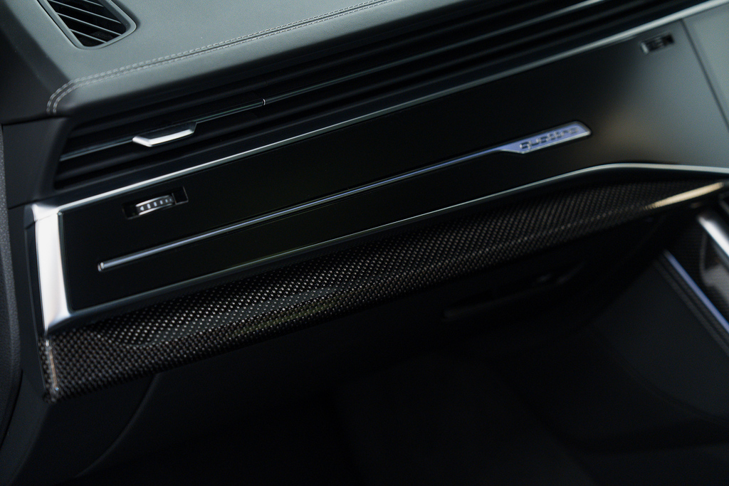 Audi SQ8 Petrol Black #44