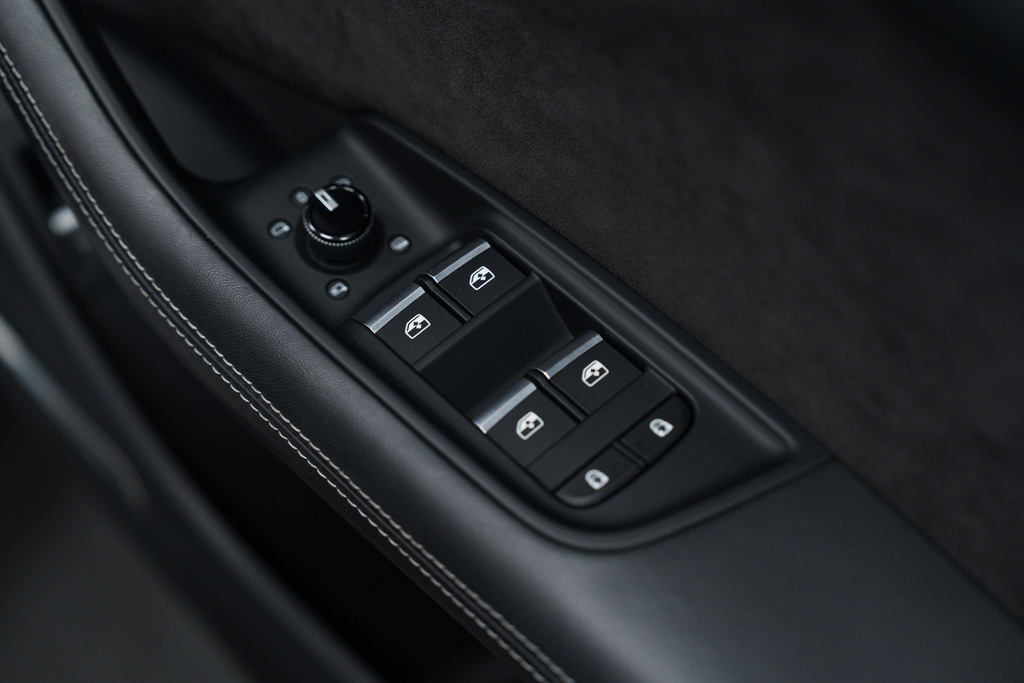 Audi SQ8 Petrol Black #37