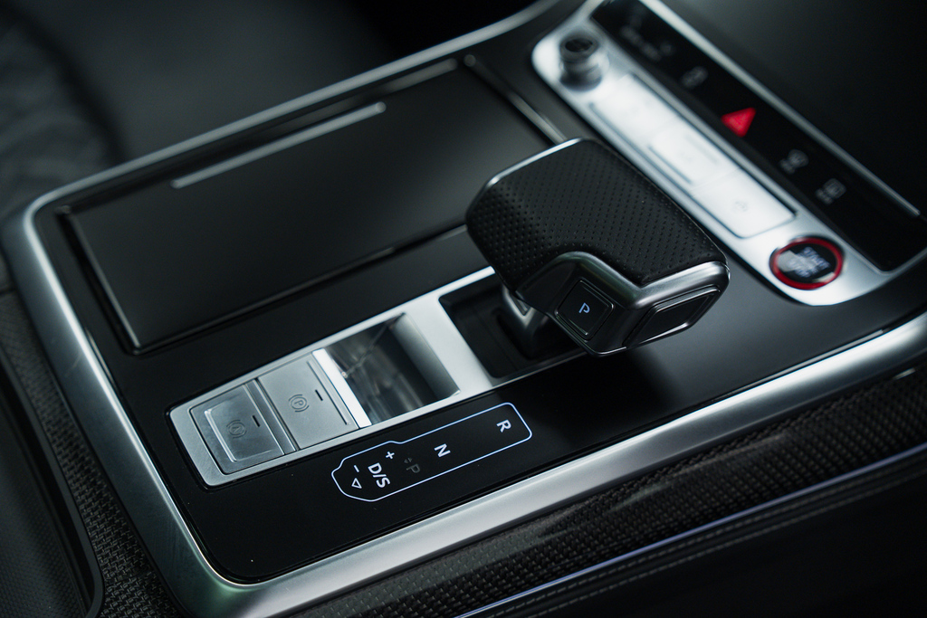 Audi SQ8 Petrol Black #41