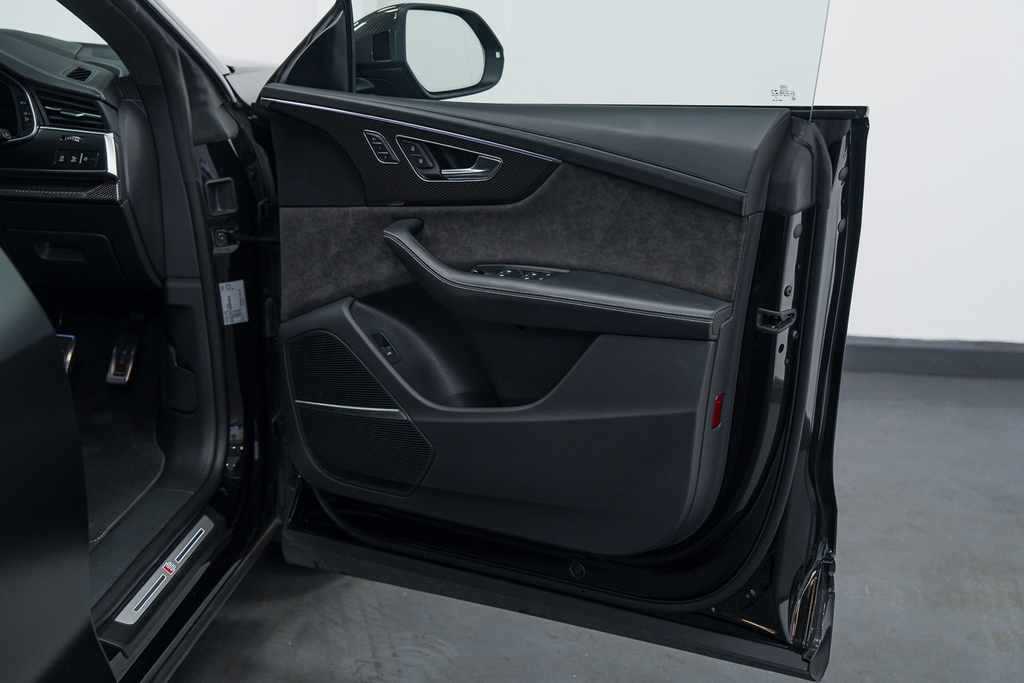 Audi SQ8 Petrol Black #36