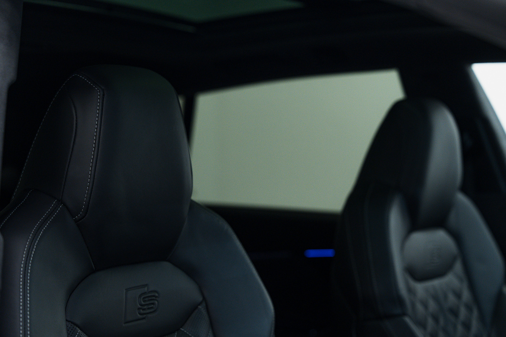Audi SQ8 Petrol Black #50