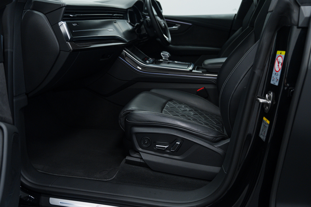 Audi SQ8 Petrol Black #46