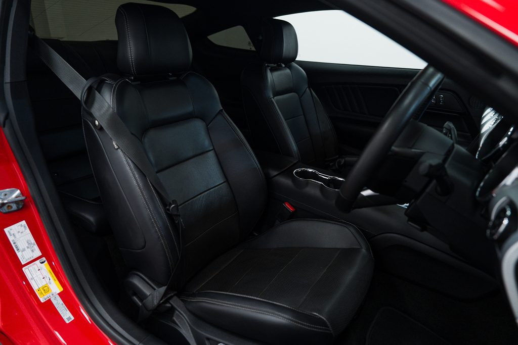 Ford Mustang Petrol Red