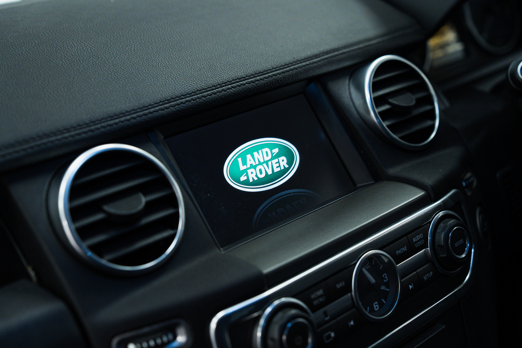 Land Rover Discovery 4 Suv White #43