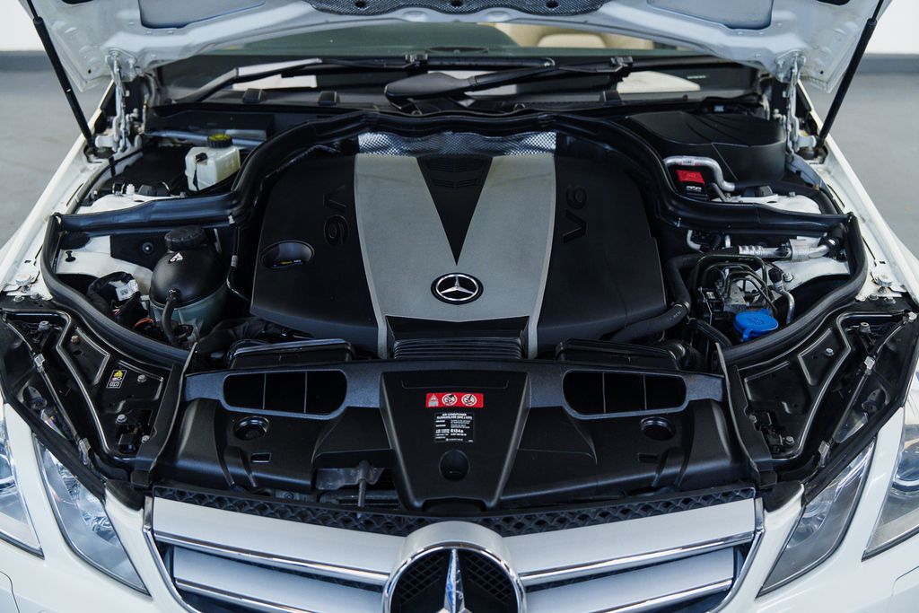 Mercedes-Benz E Class Diesel White #3