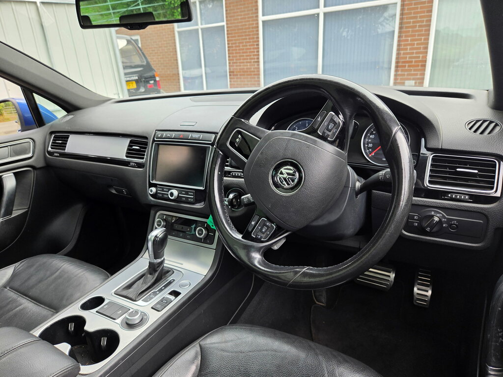Volkswagen Touareg 3.0 Tdi V6 Bluemotion Tech R-line Suv T Blue #6