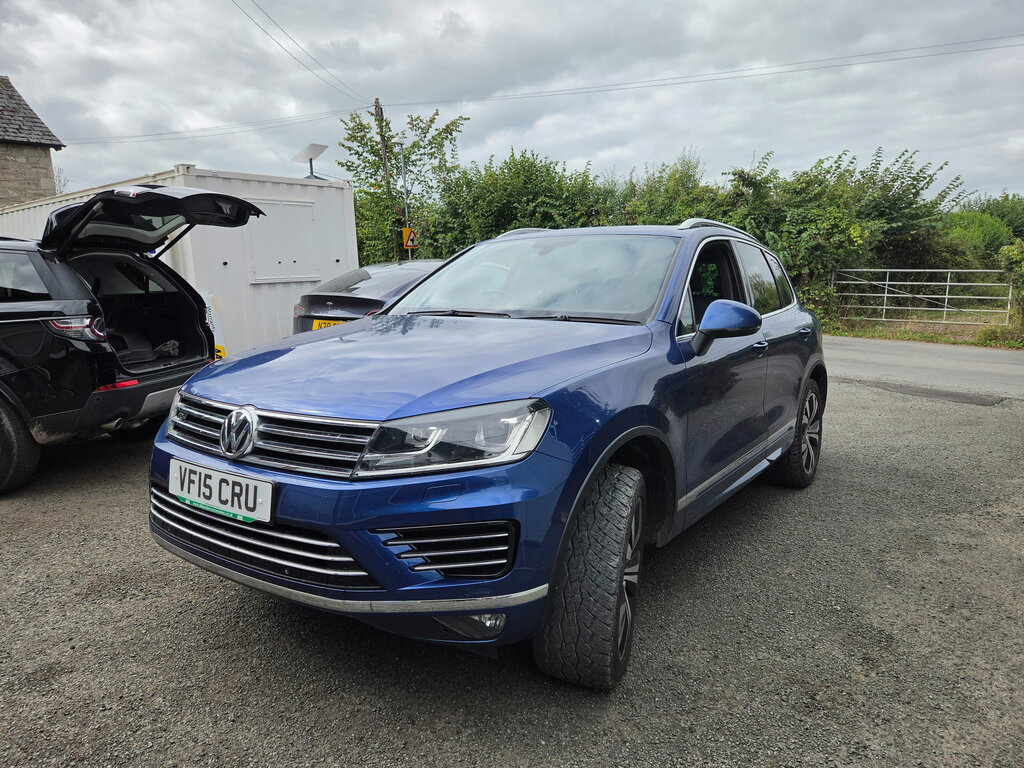 Volkswagen Touareg 3.0 Tdi V6 Bluemotion Tech R-line Suv T Blue #4