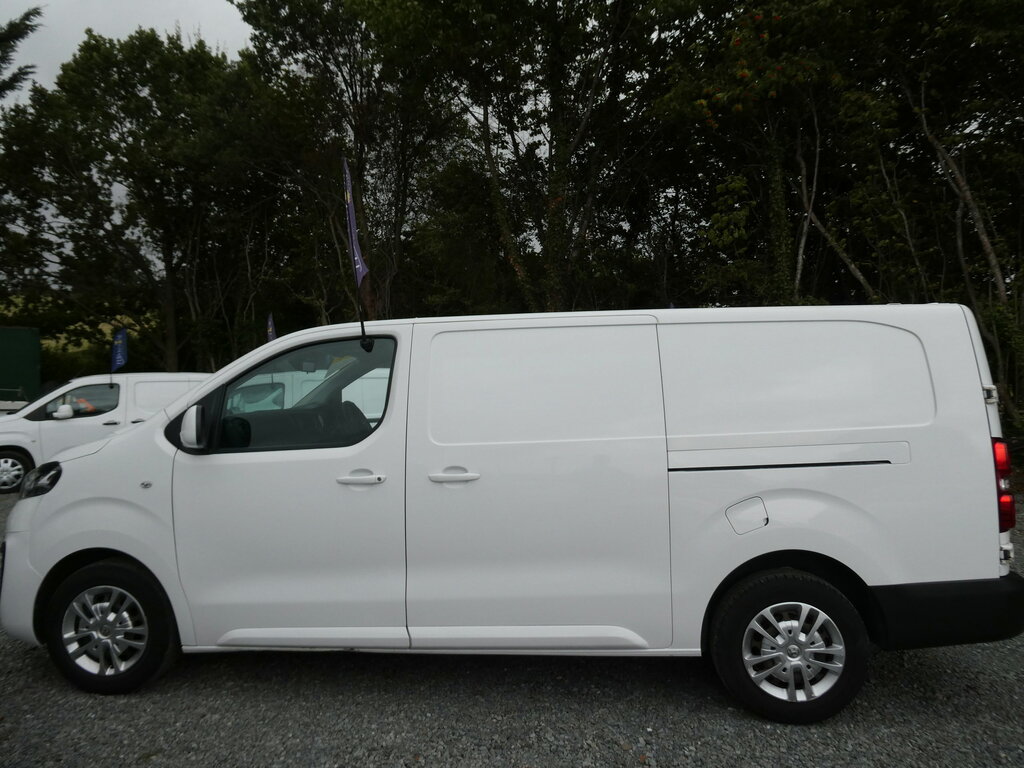 Vauxhall Vivaro 1.5 Turbo D 2900 Sportive Panel Van Man White #6