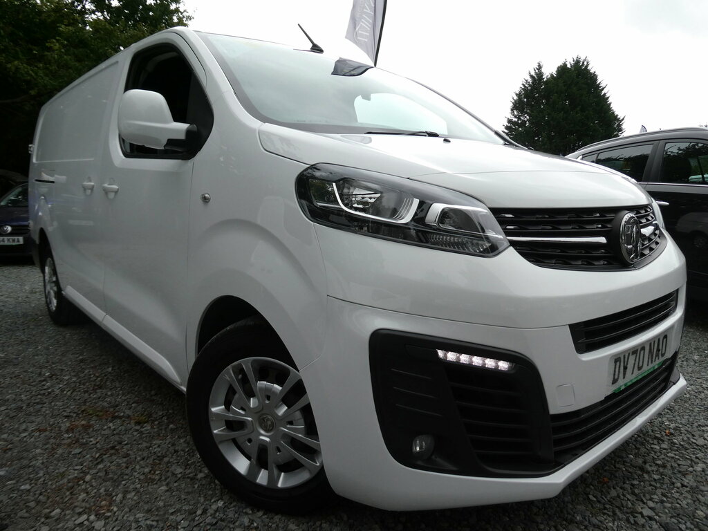 Vauxhall Vivaro 1.5 Turbo D 2900 Sportive Panel Van Man White
