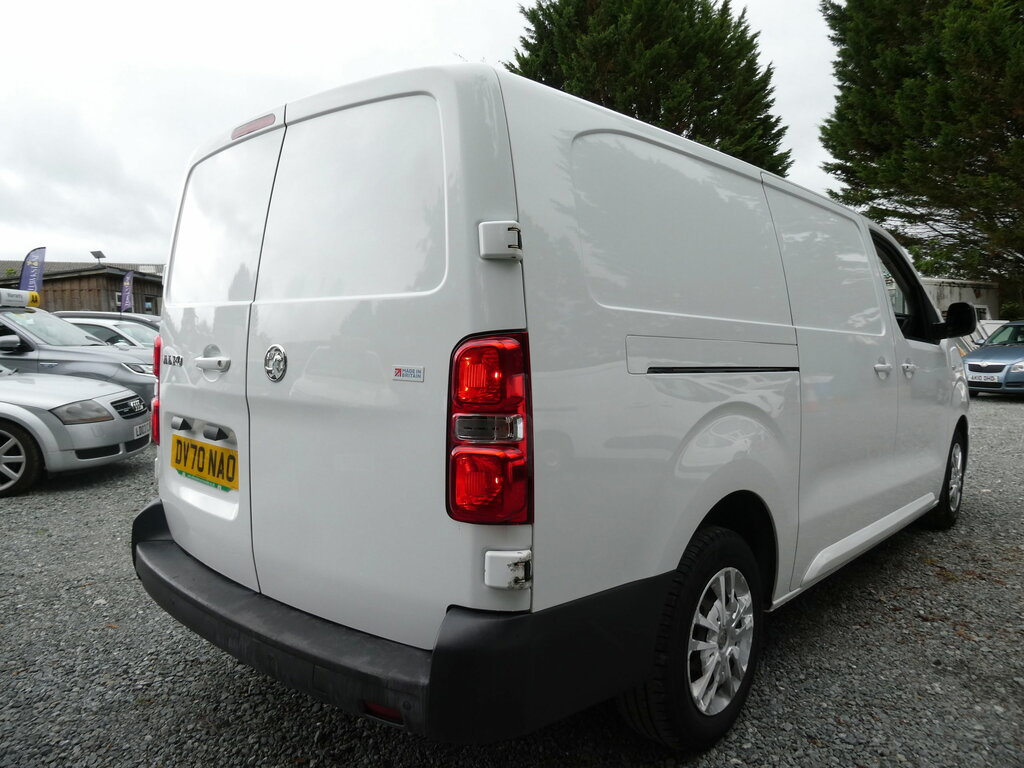 Vauxhall Vivaro 1.5 Turbo D 2900 Sportive Panel Van Man White #3