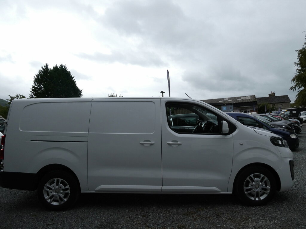 Vauxhall Vivaro 1.5 Turbo D 2900 Sportive Panel Van Man White #2