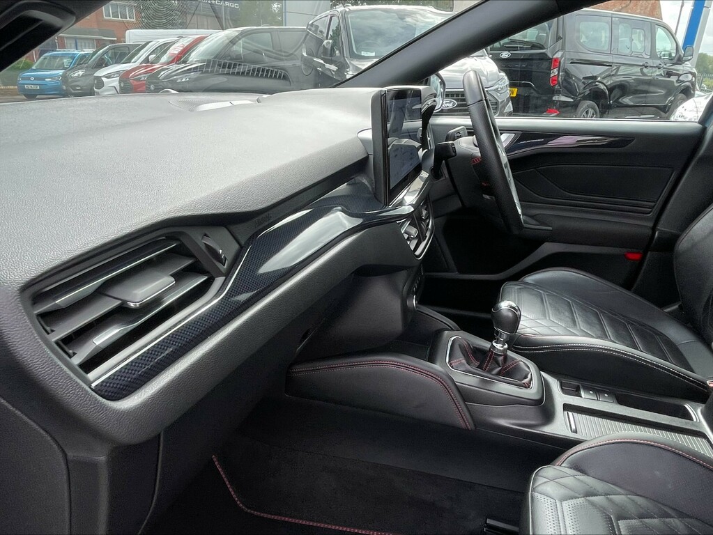 Ford Focus 1.0 St-line X Black #24