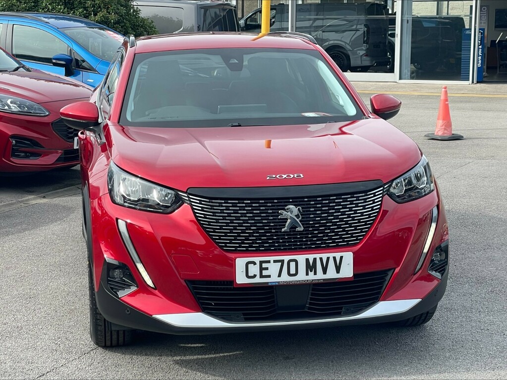 Peugeot 2008 1.2 Puretech 130 Allure Premium Eat8 Red #5