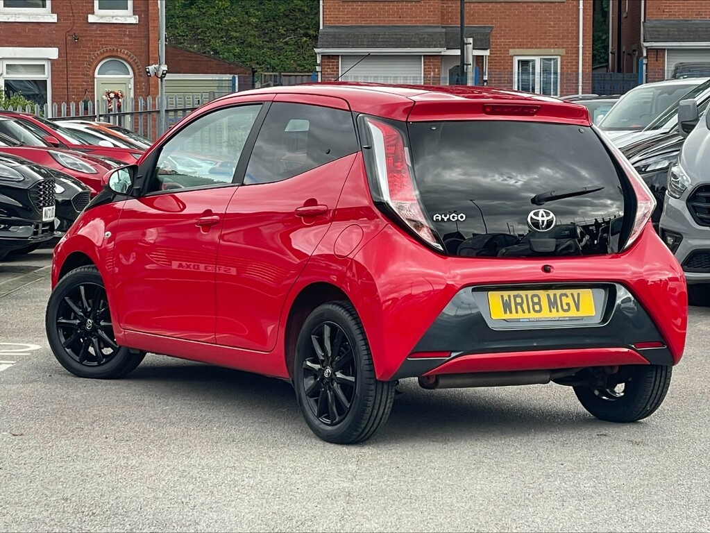Toyota Aygo 1.0 Vvt-i X-style Red #2