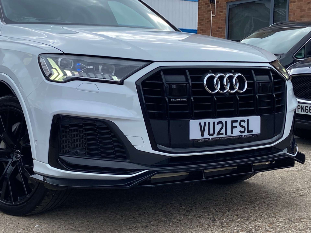 Audi Q7 S Line White #27