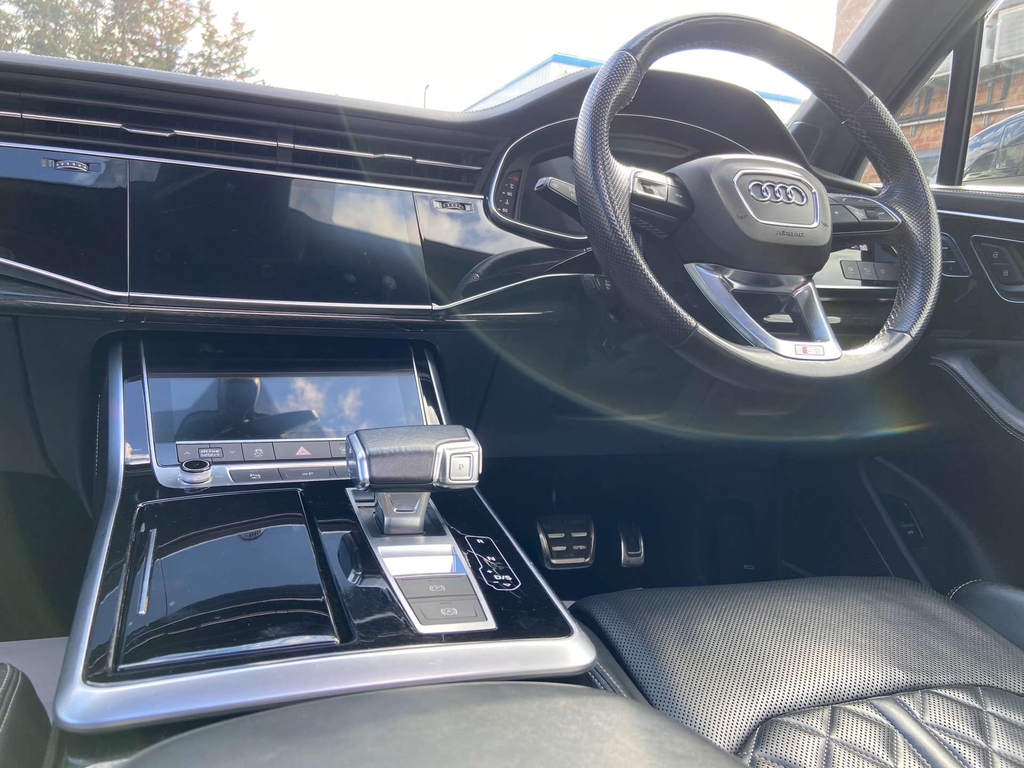 Audi Q7 S Line White #48