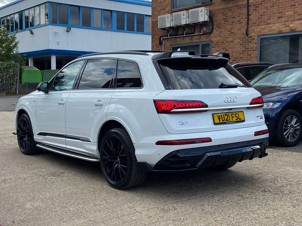 Audi Q7 S Line White #10