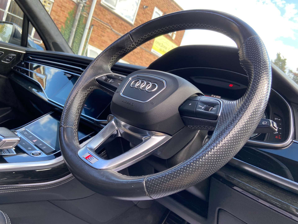 Audi Q7 S Line White #47