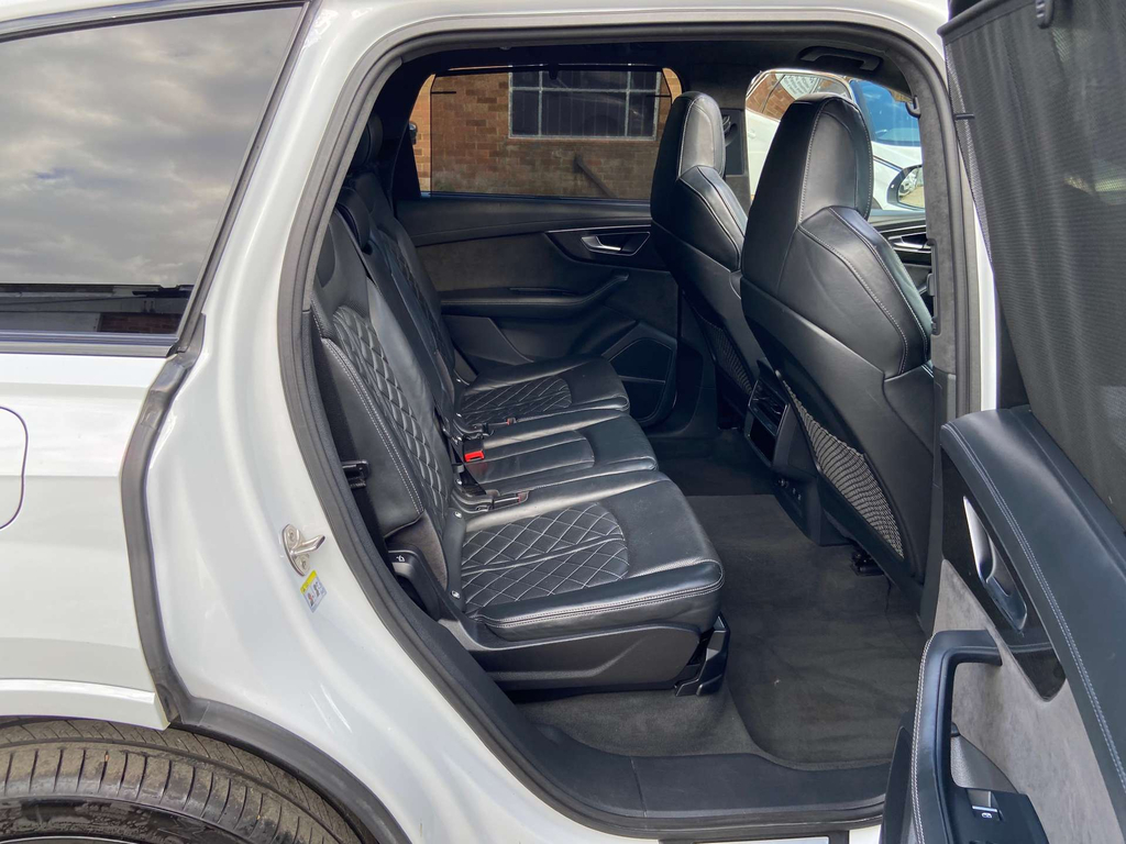 Audi Q7 S Line White #16