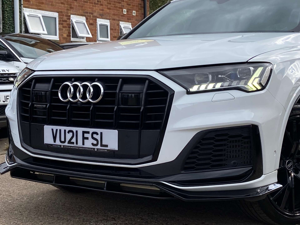 Audi Q7 S Line White #29